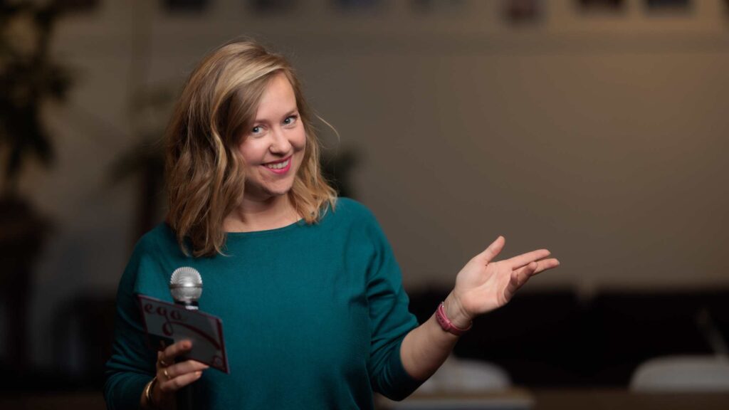 Elisanne (37) Hoe je met alcohol omgaat, lijkt veel op hoe je met geld omgaat